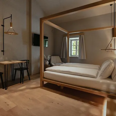 Hotel Zen Emerald & Spa, Soca River *