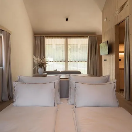 Hotel Zen Emerald & Spa, Soca River